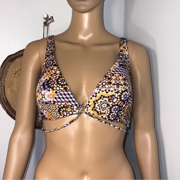 Shade& Shore 32D, string floral lightly lined underwire removable pad bikini top - Picture 1 of 12